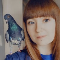 Девушка потратила 400 тысяч рублей за год на наряды для голубей